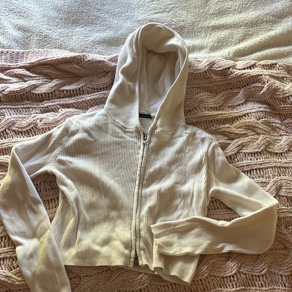 brandy Melville Crop sweater
